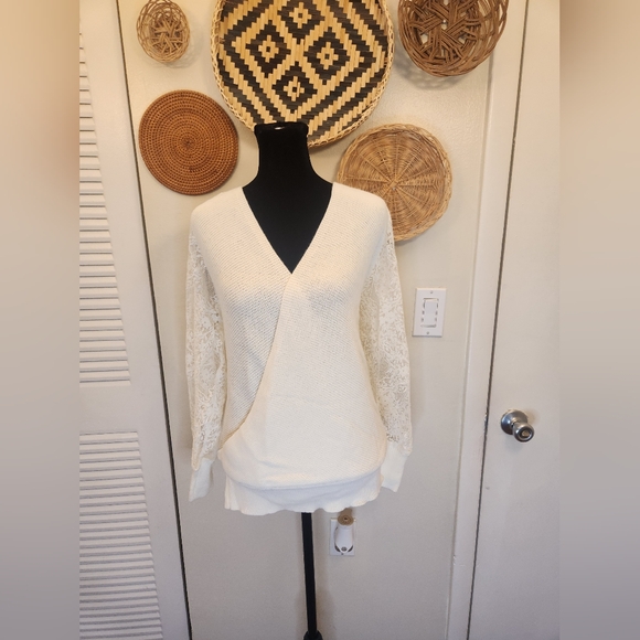 LAST ONE! White V Neck Sweater With Lace Sleeves - Picture 3 of 6